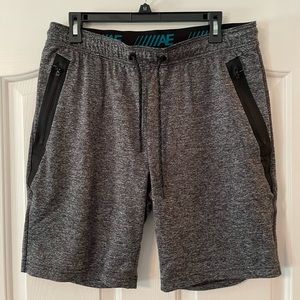 American Eagle Men’s Active Flex shorts, size M